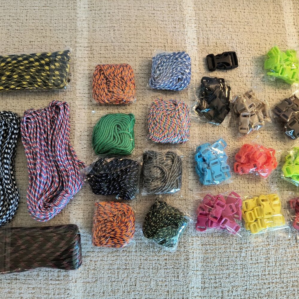 Brand New Paracord Bracelet Crafting Kit